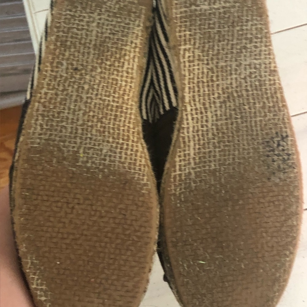 Toms - Picture 4 of 6